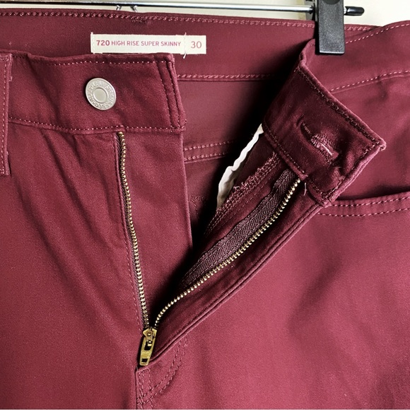 Levi’s 720 High Rise Super Skinny Burgundy Jeans - Picture 2 of 8